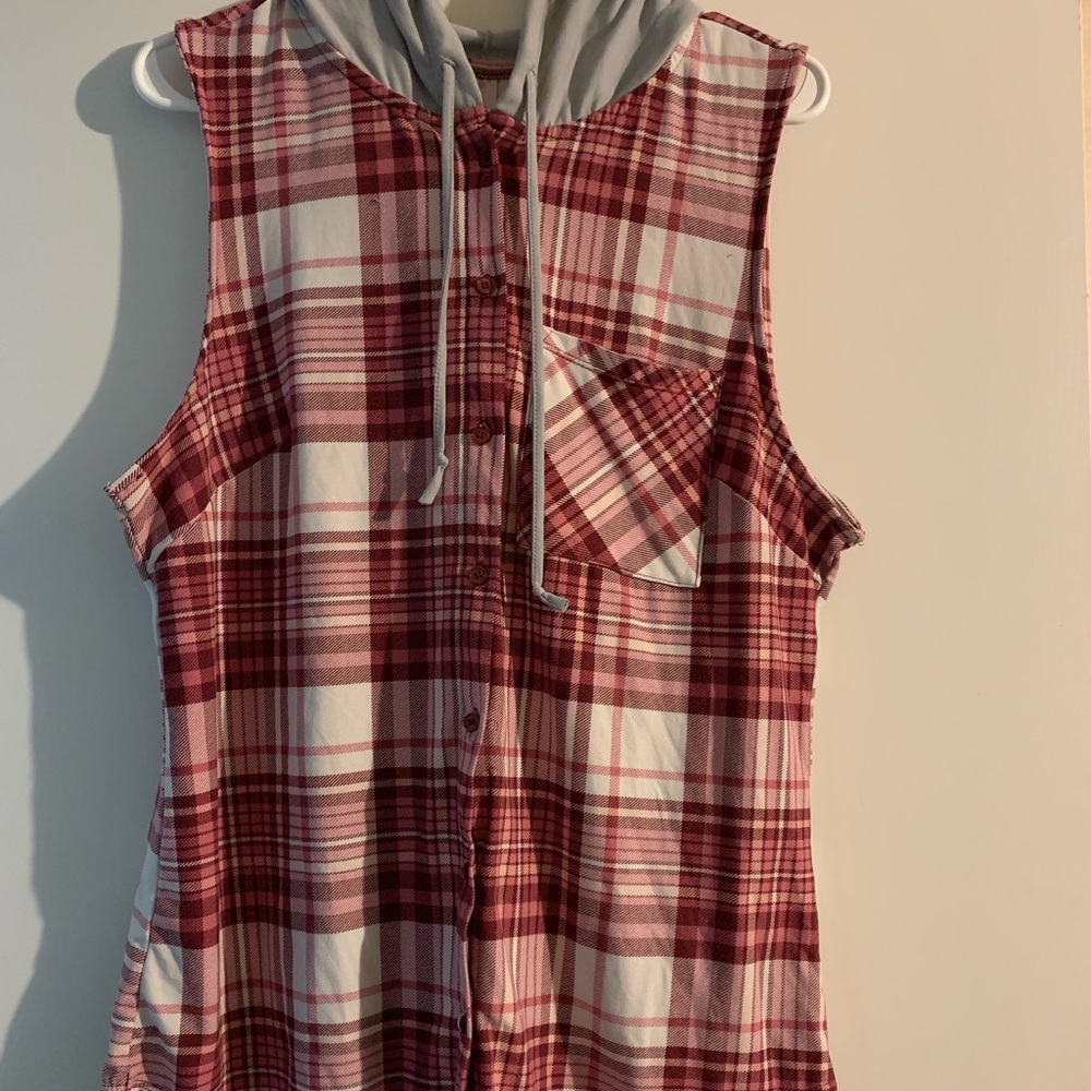 Women’s plaid button down hooded tank top